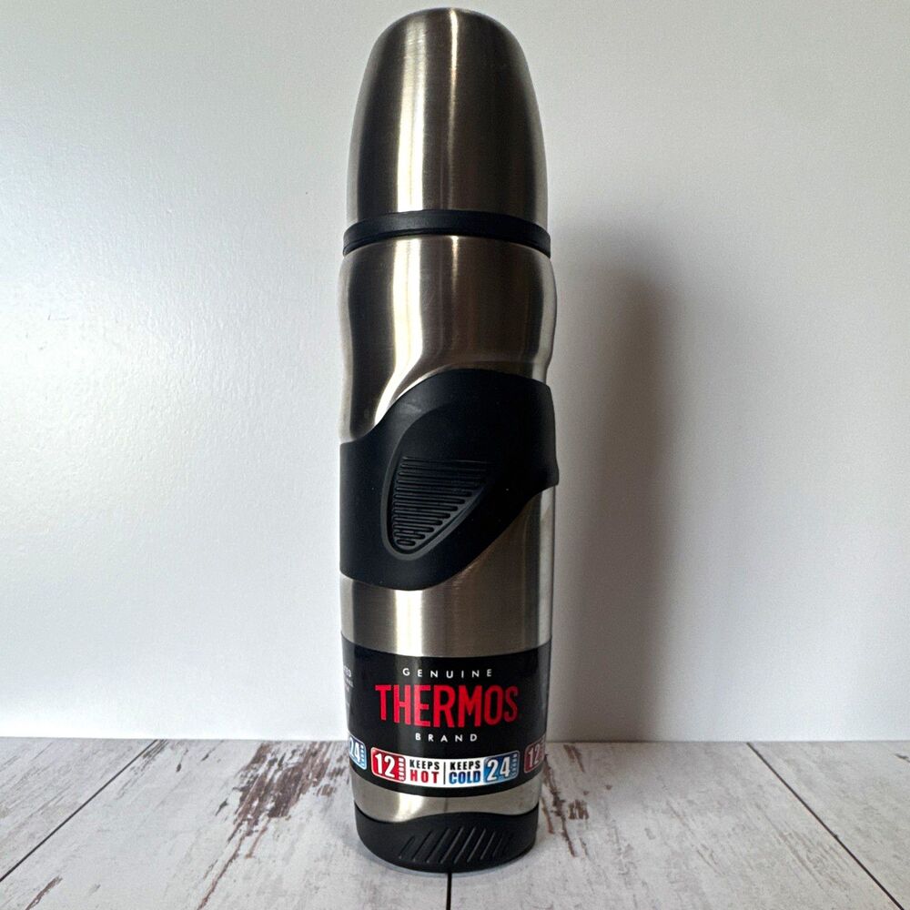 New Thermos Vacuum Insulated Stainless Steel 18 oz Bottle Twist Lid Silver/Black